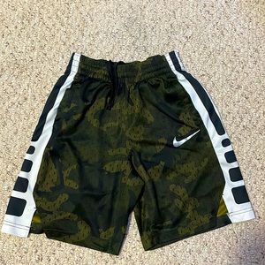 Nike Dry-Fit Basketball Shorts Camo Green